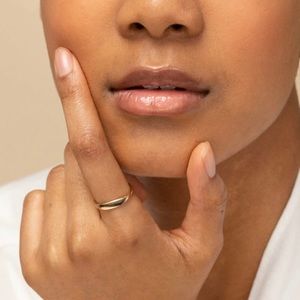 Mejuri 14k yellow gold slim signet ring